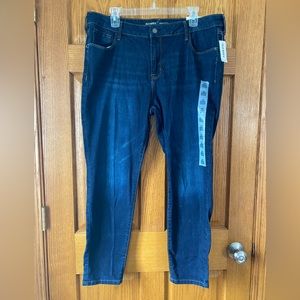 Old Navy Mid-Rise Short Super Skinny Rockstar Jeans